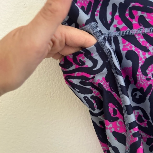 Under Armour Women's High Rise Ankle
Medium
Leggings Mineral Blue/Navy... - Picture 4 of 9